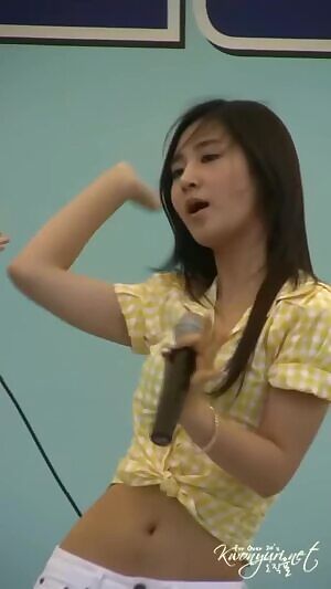 SNSD - Yuri Tummy