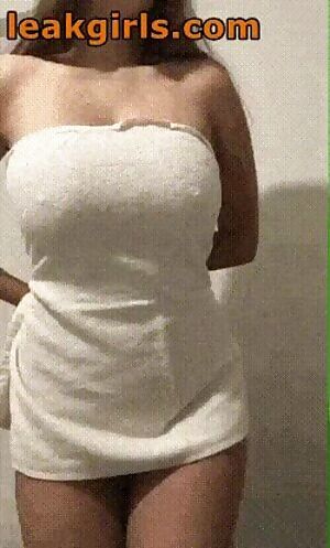 Big tit reveal