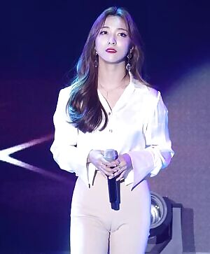 f Luna - Cameltoe