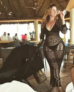 Curvy Mom