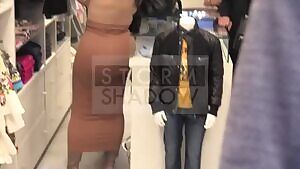 I wish I was that fucking table 😍